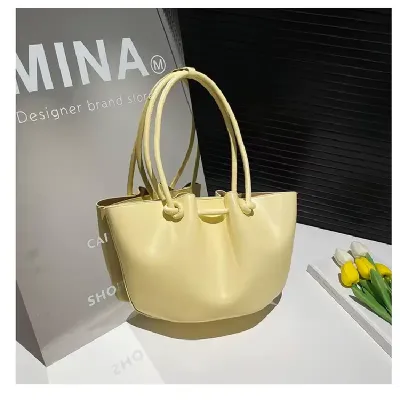 YOUNG LADY HANDBAG